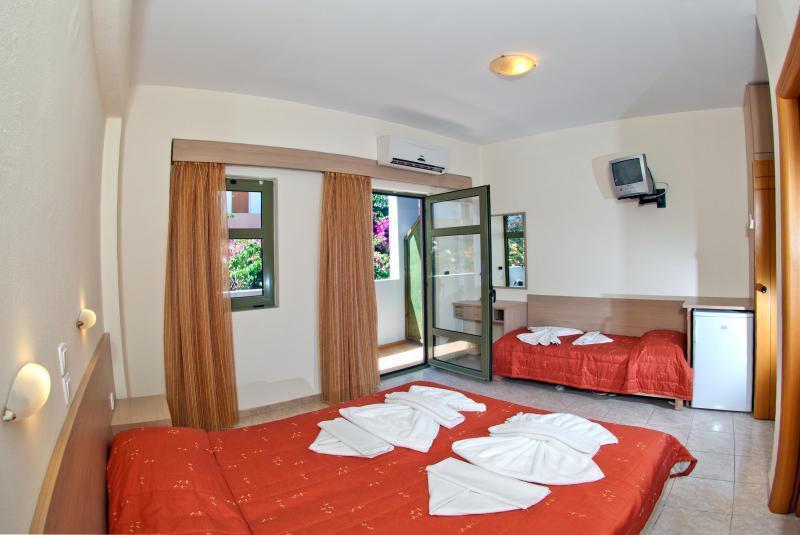 Stella-Katrin Hotel Platanes  Bagian luar foto